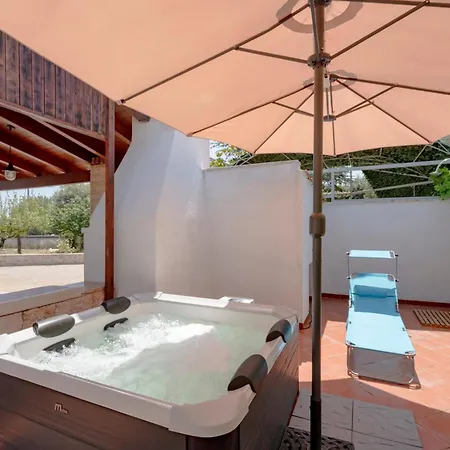 וילה Family&fun - Joyful With Hydromassage Tub